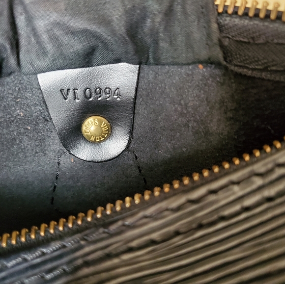Louis Vuitton Speedy 25 Epi Black Handbag - Picture 8 of 16